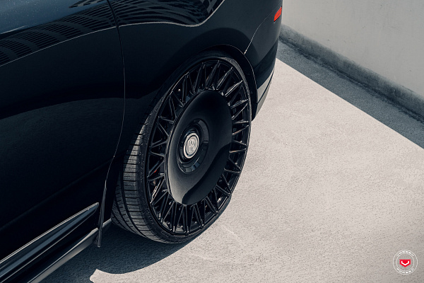 Фото дисков Vossen S17-18 Черный глянец на Rolls-Royce Cullinan