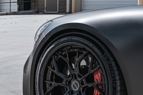 Фото дисков Brixton Forged PF10 Черный глянец на Mercedes-Benz AMG GT I
