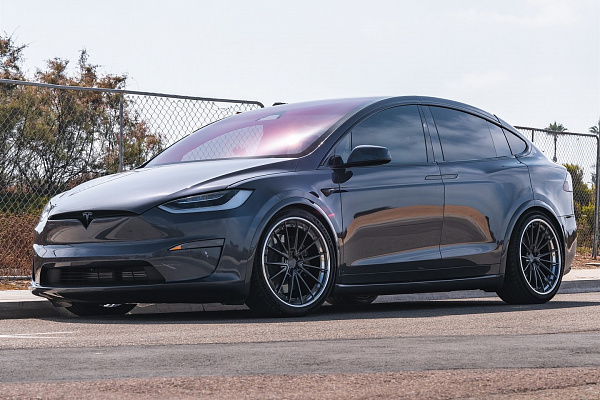 Фото дисков Anrky AN39 Глянцевый графит на Tesla Model X