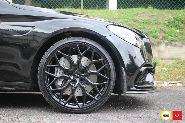 Фото дисков Vossen HF-2 Черный глянец на Mercedes-Benz C-Class (W205)