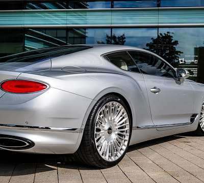 Фото дисков Brixton Forged LX01 на Bentley Continental GT III