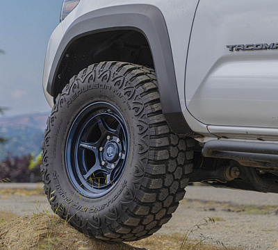 Фото дисков Black Rhino SHOGUN на Toyota Tacoma III