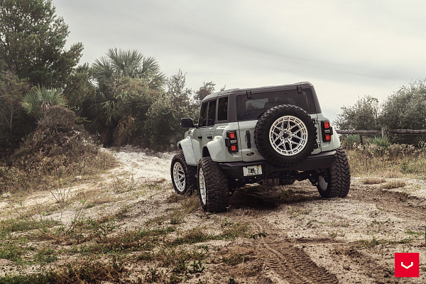 Фото дисков Vossen HFX-1 (6-Lug) Серебро на Ford Bronco