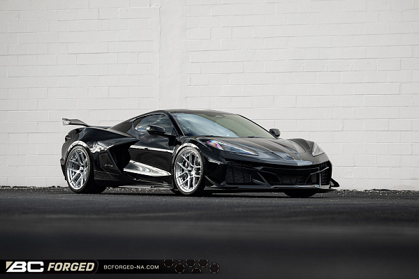 Фото дисков BC Forged HCS02 Полированный лак на Chevrolet Corvette C8