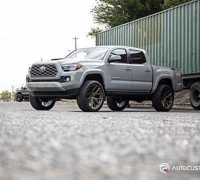 Фото дисков Vossen HF6-4 на Toyota Tacoma III