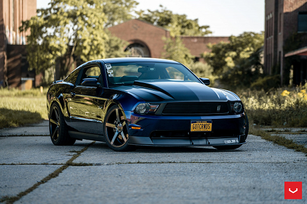 Фото дисков Vossen CV3 Глянцевый темный лак на Ford Mustang V