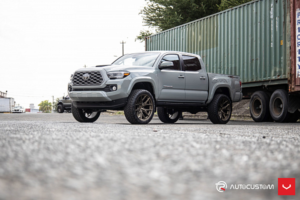 Фото дисков Vossen HF6-4 Глянцевое темное золото на Toyota Tacoma III