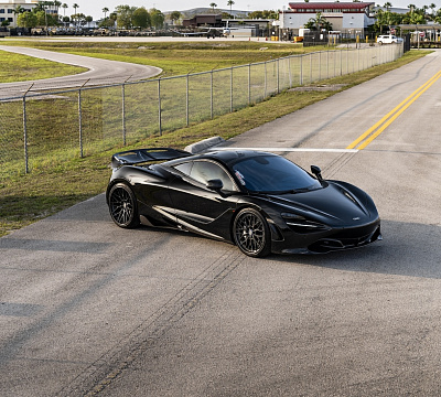 Фото дисков Strasse Wheels SV10M Deep Concave FS на McLaren 720S