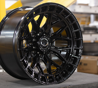 Vossen HFX-1 (8-Lug)