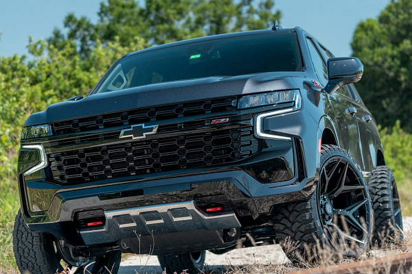 Фото дисков 4PLAY 4P06 Черный глянец на Chevrolet Tahoe V