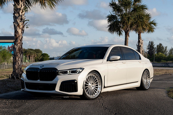 Фото дисков Strasse Wheels SV20 Deep Concave FS Глянцевый лак на BMW 7 (G11/G12)