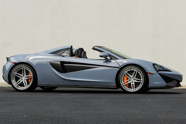 Фото дисков Anrky AN37 Глянцевый лак на McLaren 570S