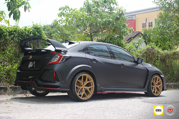 Фото дисков Vossen S21-01 Сатиновое золото на Honda Civic Type R FK8