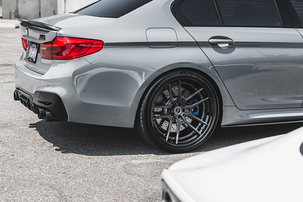 Фото дисков Brixton Forged VL1 Сатиновый темный лак на BMW 5/M5 (G30/F90)