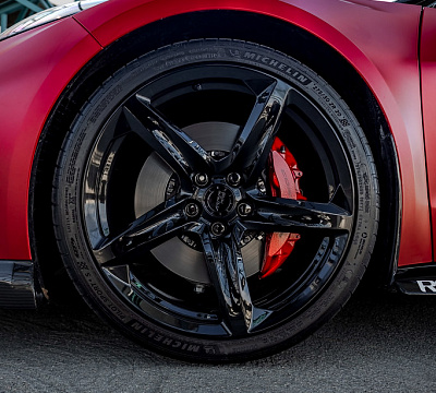 Фото дисков MRR F23 на Chevrolet Corvette C8