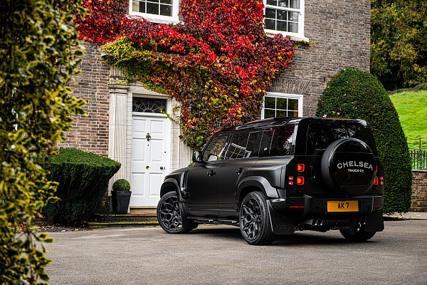 Фото дисков Kahn Type 57 RS Черный матовый на Land Rover Defender II