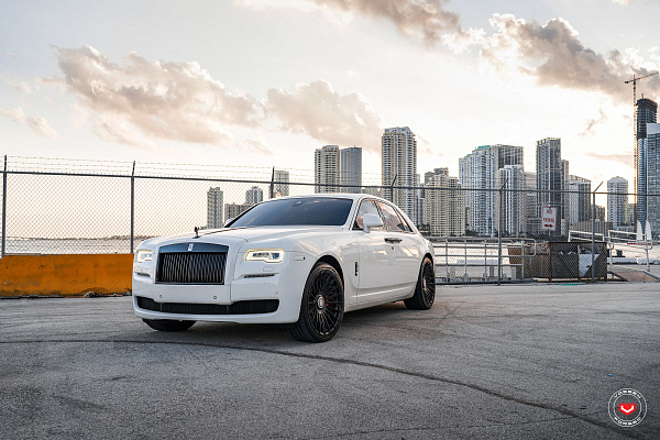 Фото дисков Vossen S17-15T Черный глянец на Rolls-Royce Ghost I