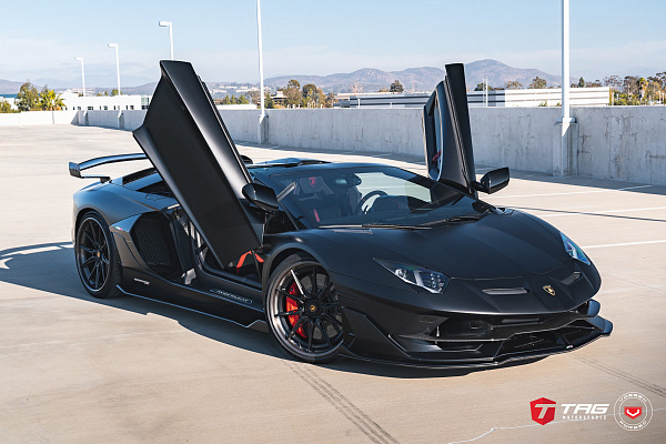 Фото дисков Vossen EVO-2R (3-Piece) Черный сатин на Lamborghini Aventador