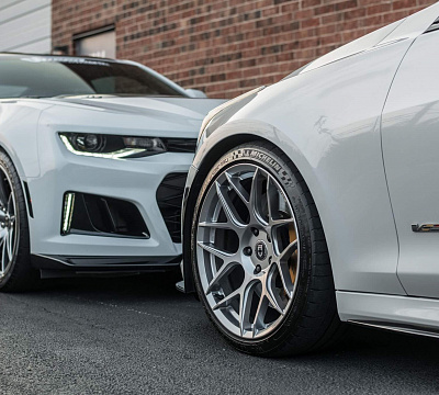 Фото дисков HRE FF01 на Cadillac ATS