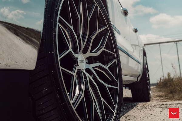 Фото дисков Vossen HF6-3 Алмазная проточка на GMC Sierra III
