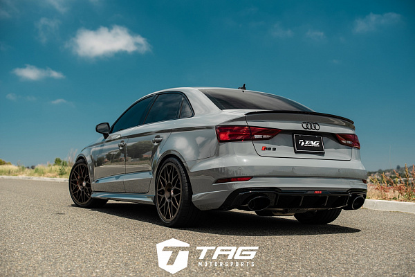 Фото дисков HRE 300M Сатиновая бронза на Audi A/S/RS 3 (8V)