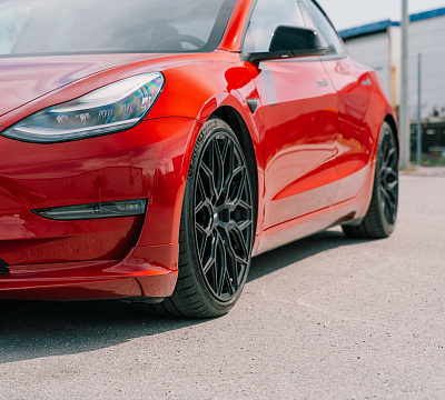 Фото дисков Vossen HF-2 на Tesla Model 3