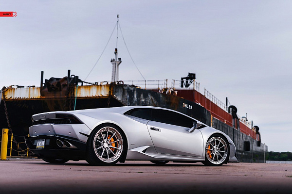 Фото дисков Anrky AN38 Полированный лак на Lamborghini Huracan