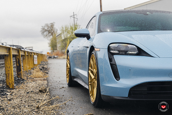 Фото дисков Vossen EVO-5 Глянцевое золото на Porsche Taycan I
