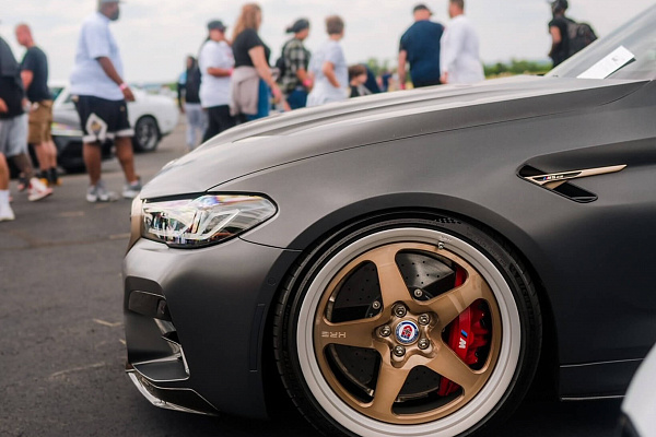Фото дисков HRE 527 Глянцевое темное золото на BMW 5/M5 (G30/F90)