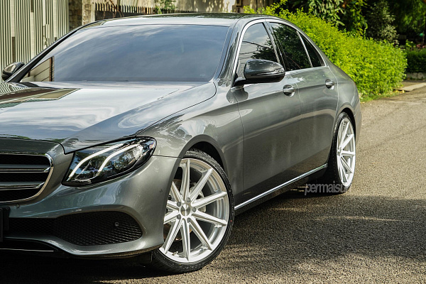 Фото дисков Vossen VFS-10 Серебро на Mercedes-Benz E-Class (W213, S213, C238)