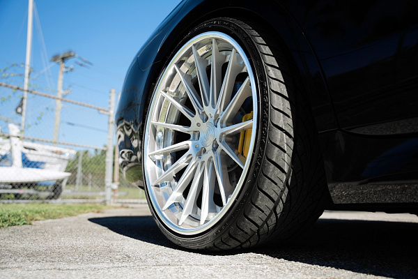 Фото дисков Strasse Wheels SV15 Deep Concave FS Глянцевый лак на Mercedes-Benz S-Class (W223)