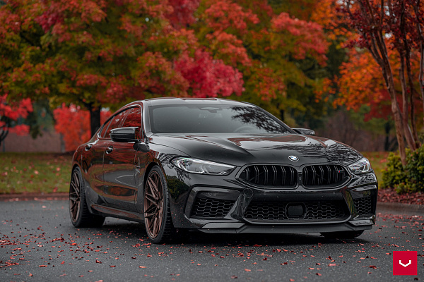 Фото дисков Vossen HF-7 Сатиновая темная бронза на BMW 8/M8