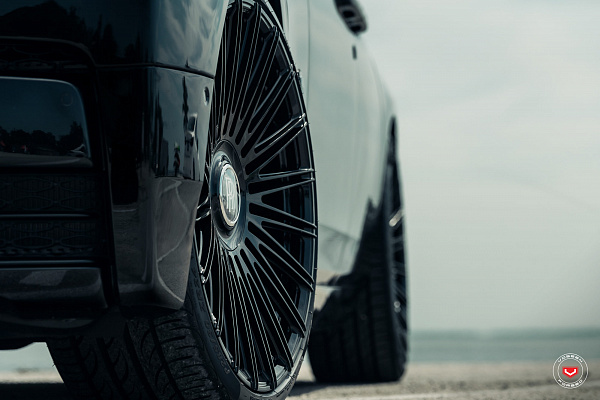 Фото дисков Vossen S17-14 Черный глянец на Rolls-Royce Phantom