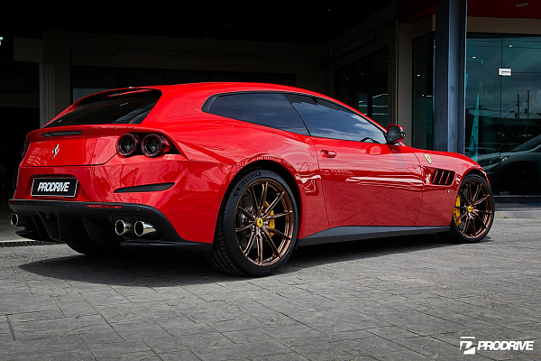 Фото дисков HRE P104SC Глянцевая бронза на Ferrari GTC4Lusso