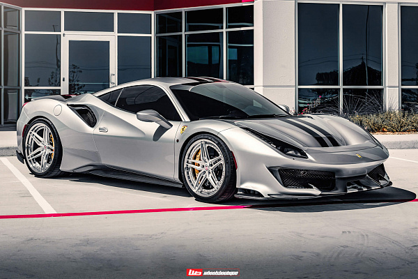 Фото дисков HRE S107SC Глянцевый лак на Ferrari 488