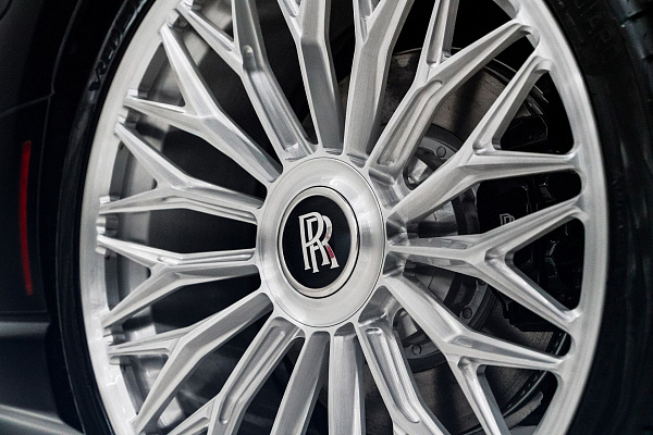 Фото дисков 1886 Wheels G015 Глянцевый лак на Rolls-Royce Spectre