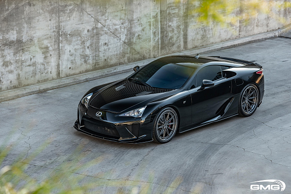 Фото дисков Brixton Forged R11-R Глянцевый графит на Lexus LFA