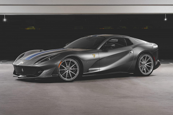 Фото дисков CEC C111 Глянцевый лак на Ferrari 812