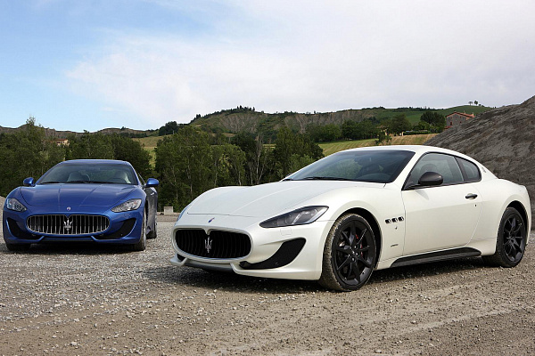 Фото дисков Maserati ASTRO Черный глянец на Maserati GranTurismo I