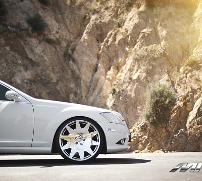Фото дисков MRR HR3 на Mercedes-Benz S-Class (W221)