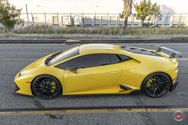 Фото дисков Vossen EVO-6T Черный глянец на Lamborghini Huracan
