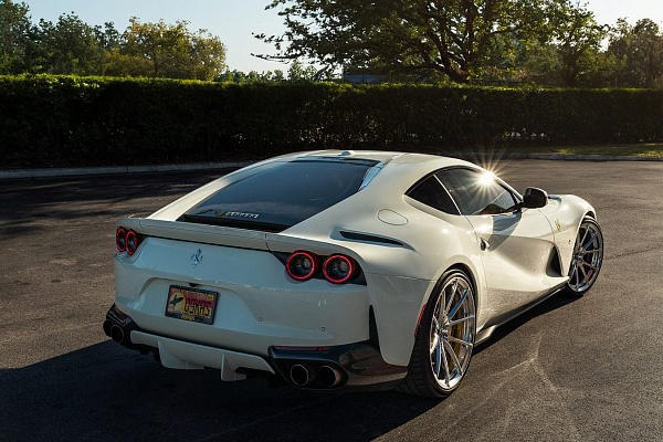 Фото дисков Anrky AN12 Полированный лак на Ferrari 812