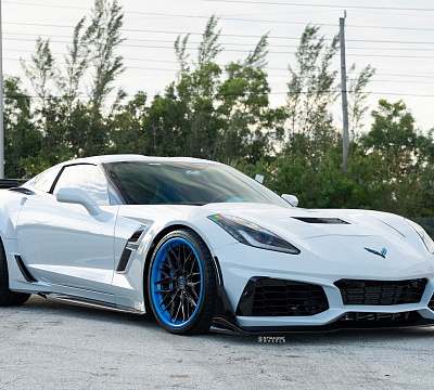 Фото дисков Strasse Wheels SV10M-RS Deep Concave FS на Chevrolet Corvette C7