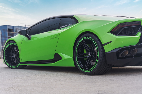 Фото дисков CEC C112 Черный глянец на Lamborghini Huracan