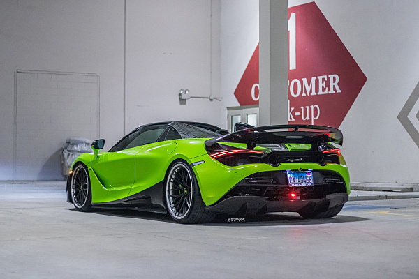 Фото дисков Strasse Wheels SV10M Deep Concave FS Черный глянец на McLaren 720S