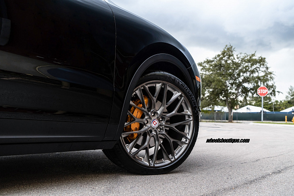 Фото дисков HRE P200 Глянцевый темный лак на Porsche Cayenne III