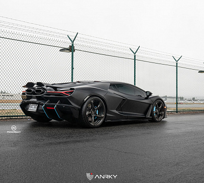 Фото дисков Anrky XR-205 на Lamborghini Revuelto