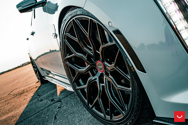 Фото дисков Vossen HF-2 Черный глянец на Cadillac CTS II