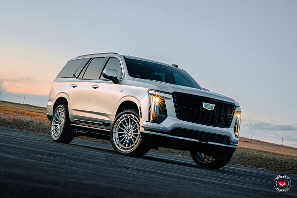 Фото дисков Vossen LCX-01 Глянцевый лак на Cadillac Escalade V