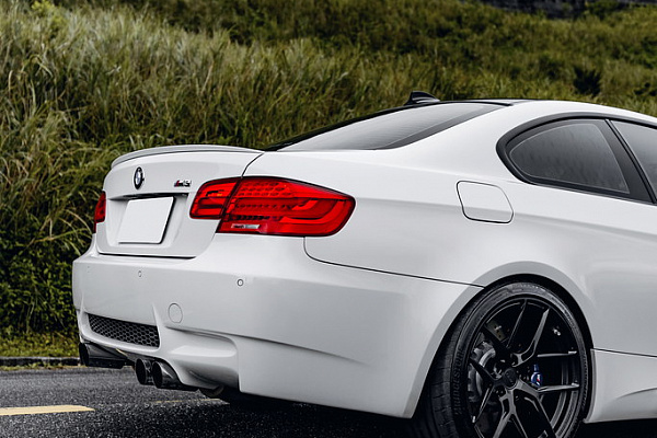 Фото дисков MRR NES SS-1.1 Черный глянец на BMW 3/M3 (E90)